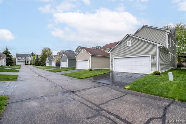 3147 Summers Road, Keego Harbor, MI 48320