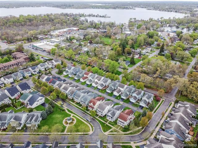 3147 Summers Road, Keego Harbor, MI 48320