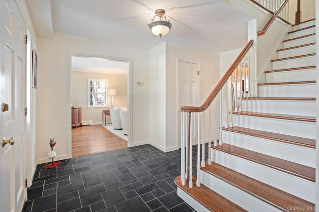 9 Whitlaw Lane, Chappaqua, NY 10514