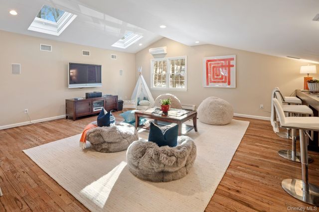 9 Whitlaw Lane, Chappaqua, NY 10514