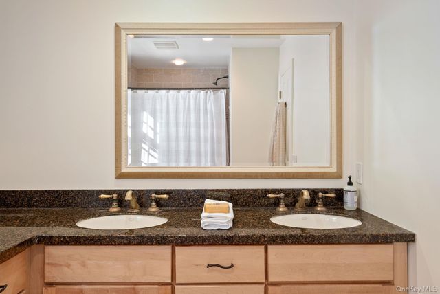 9 Whitlaw Lane, Chappaqua, NY 10514