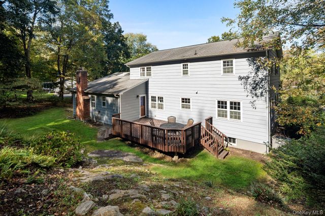 9 Whitlaw Lane, Chappaqua, NY 10514
