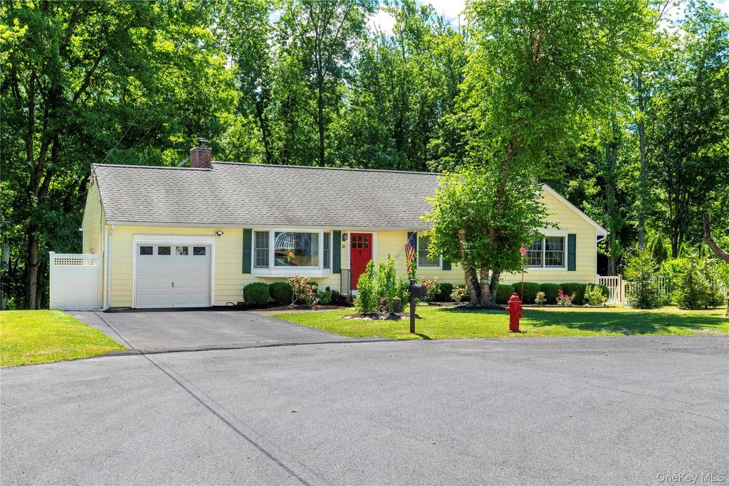 31 Wasson Drive, Poughkeepsie, NY 12603