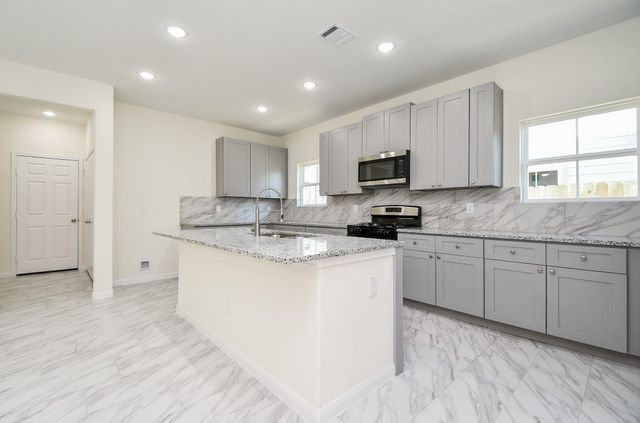 2815 Pine Estate Lane, Houston, TX 77014