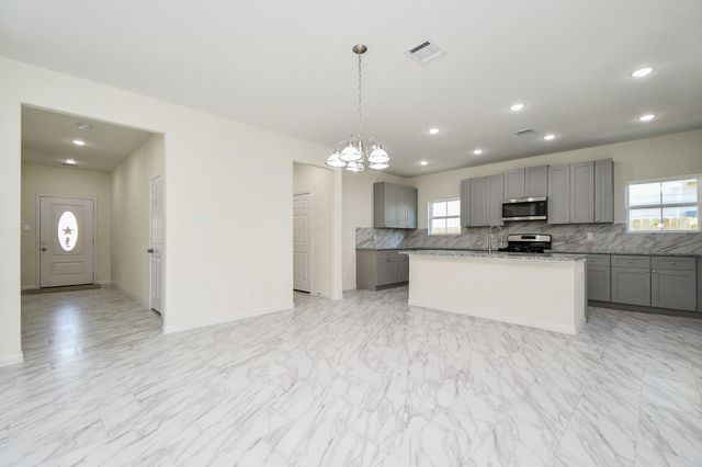 2815 Pine Estate Lane, Houston, TX 77014