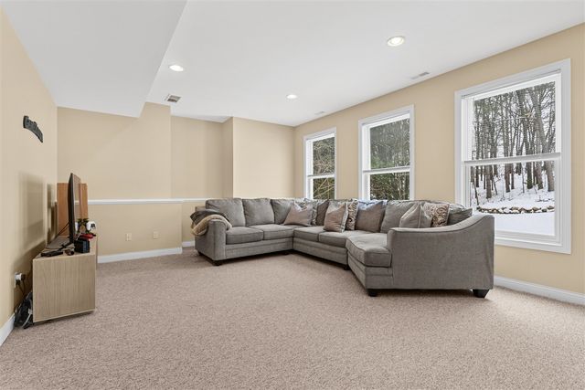 8194 Brandon Circle, Mattawan, MI 49071