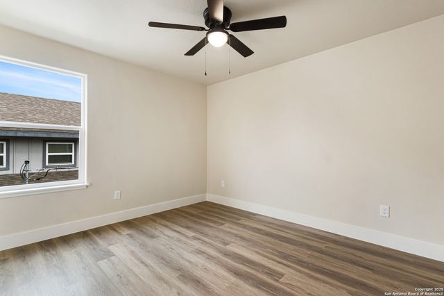 302 Riley Way, Kerrville, TX 78028