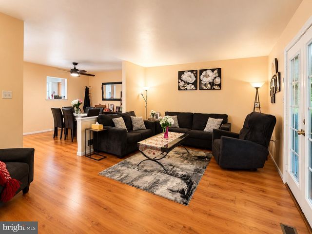 2809 KNOLL WAY, Sinking Spring, PA 19608