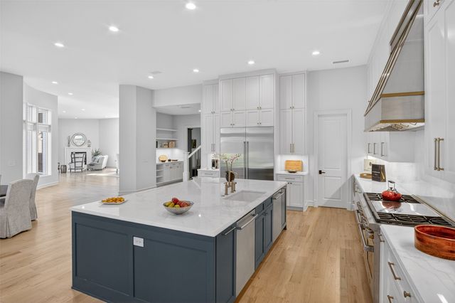 6011 Lakehurst Avenue, Dallas, TX 75230