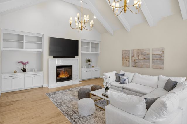 6011 Lakehurst Avenue, Dallas, TX 75230