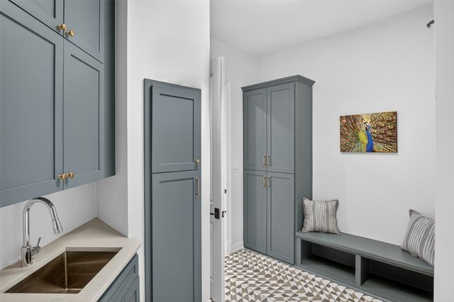 6011 Lakehurst Avenue, Dallas, TX 75230