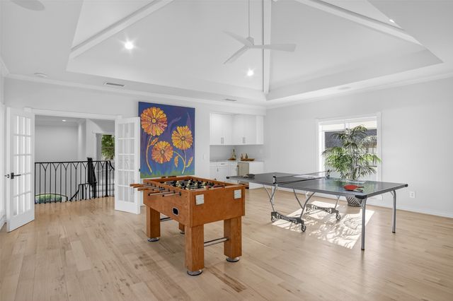 6011 Lakehurst Avenue, Dallas, TX 75230