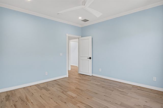 6011 Lakehurst Avenue, Dallas, TX 75230