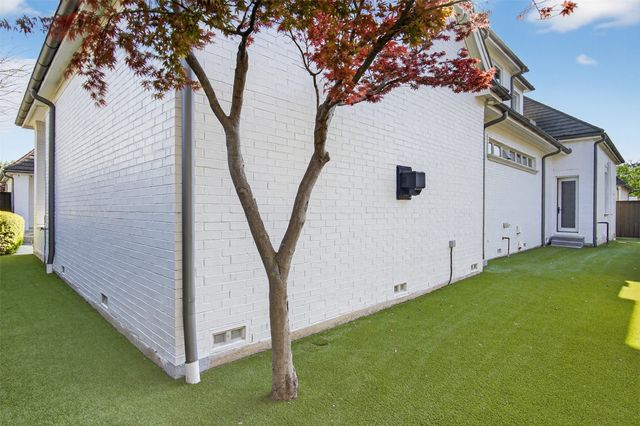 6011 Lakehurst Avenue, Dallas, TX 75230