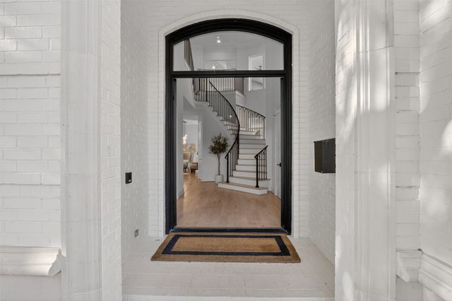 6011 Lakehurst Avenue, Dallas, TX 75230