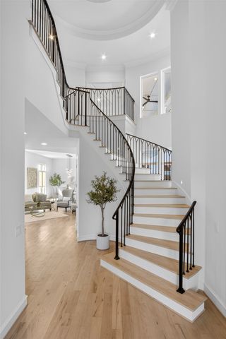 6011 Lakehurst Avenue, Dallas, TX 75230