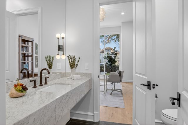 6011 Lakehurst Avenue, Dallas, TX 75230