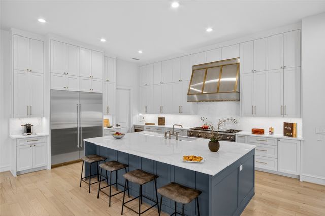 6011 Lakehurst Avenue, Dallas, TX 75230