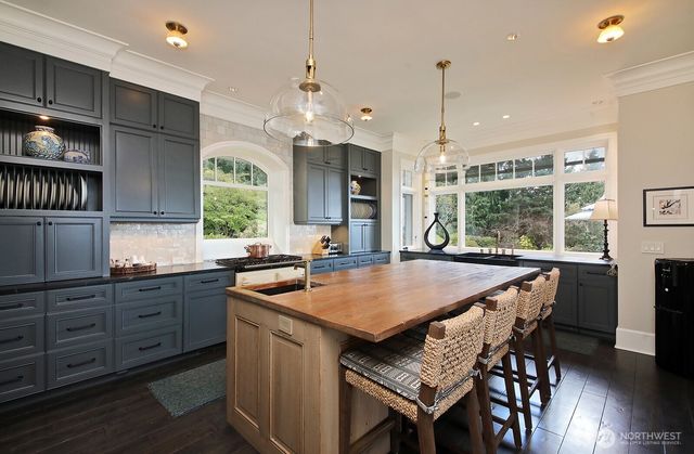 5021 Saratoga Road, Langley, WA 98260