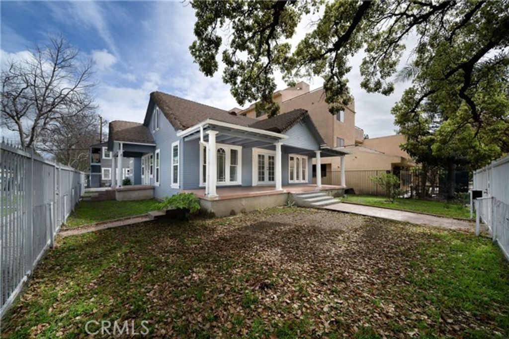 201 S Orange Avenue, Santa Ana, CA 92701