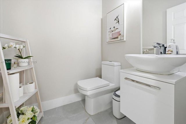 3522 W 86th Ter, Hialeah, FL 33018