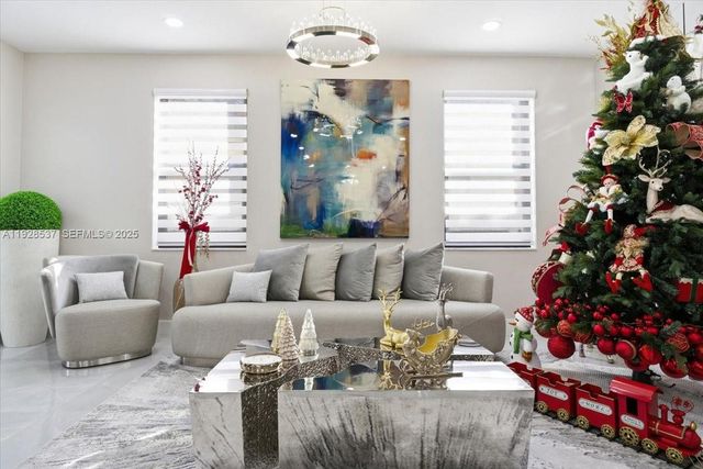 3522 W 86th Ter, Hialeah, FL 33018