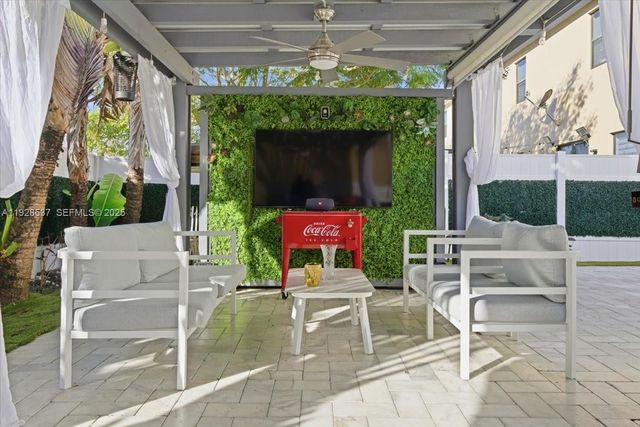 3522 W 86th Ter, Hialeah, FL 33018