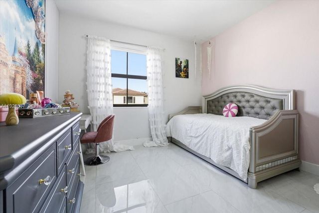 3522 W 86th Ter, Hialeah, FL 33018