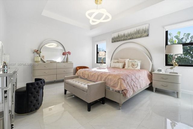 3522 W 86th Ter, Hialeah, FL 33018