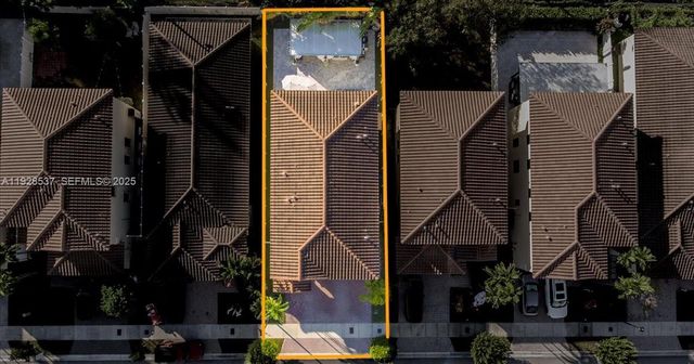 3522 W 86th Ter, Hialeah, FL 33018