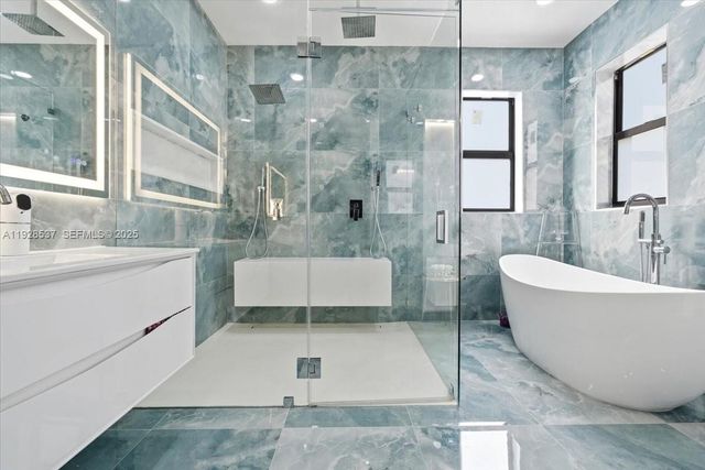 3522 W 86th Ter, Hialeah, FL 33018