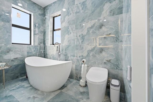 3522 W 86th Ter, Hialeah, FL 33018