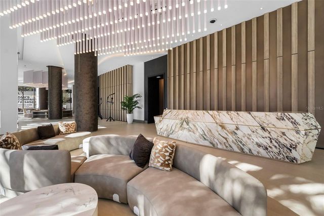 275 1ST AVENUE S 1005, St Petersburg, FL 33701