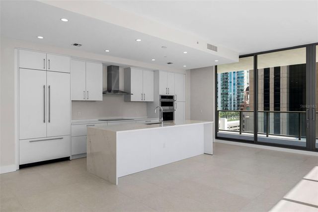 275 1ST AVENUE S 1005, St Petersburg, FL 33701