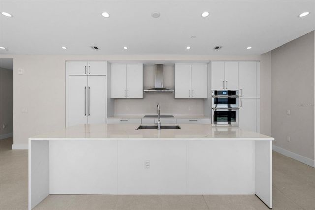 275 1ST AVENUE S 1005, St Petersburg, FL 33701