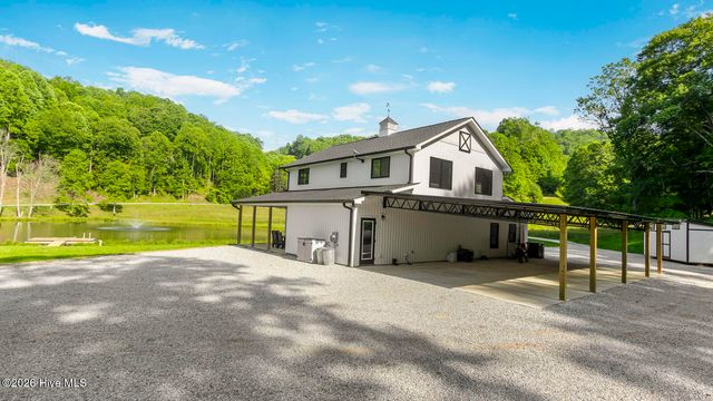 1651 Windingstairs Road, Topton, NC 28781