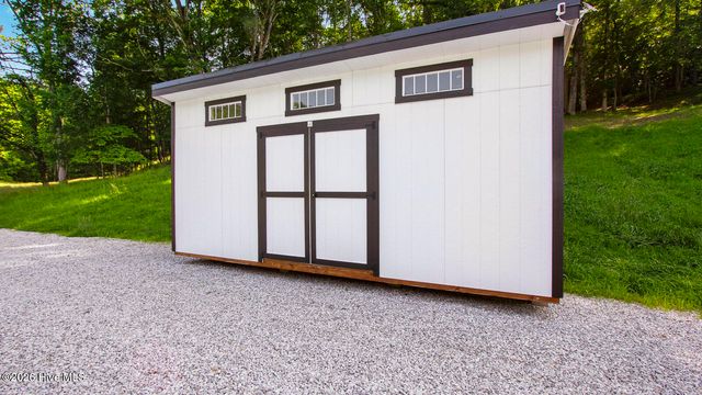 1651 Windingstairs Road, Topton, NC 28781