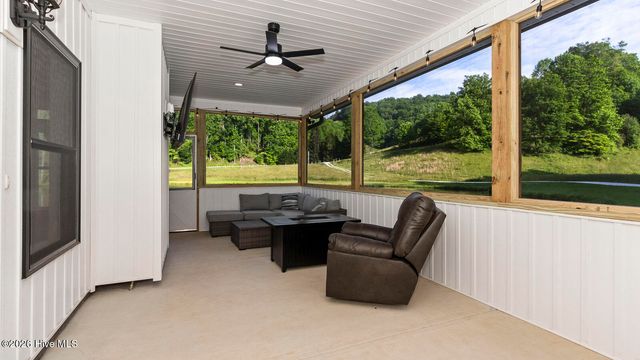 1651 Windingstairs Road, Topton, NC 28781