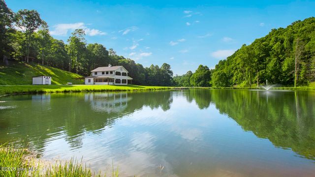 1651 Windingstairs Road, Topton, NC 28781