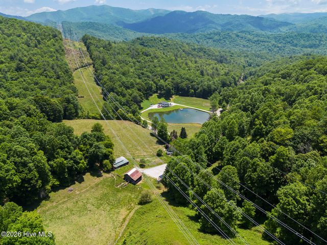 1651 Windingstairs Road, Topton, NC 28781