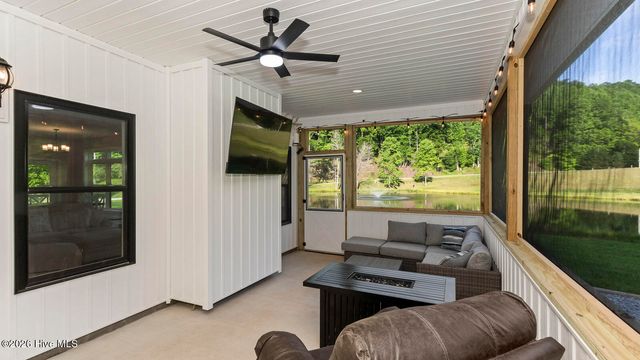 1651 Windingstairs Road, Topton, NC 28781