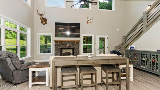 1651 Windingstairs Road, Topton, NC 28781