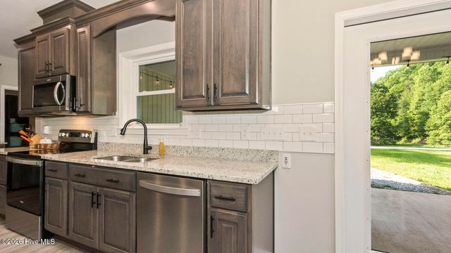 1651 Windingstairs Road, Topton, NC 28781