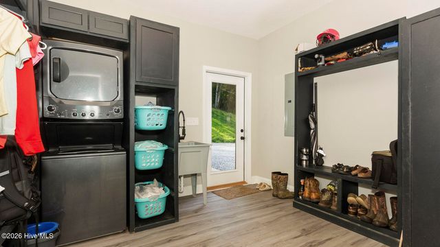 1651 Windingstairs Road, Topton, NC 28781