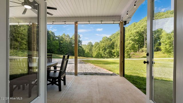 1651 Windingstairs Road, Topton, NC 28781