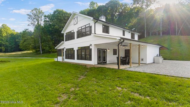 1651 Windingstairs Road, Topton, NC 28781