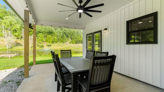1651 Windingstairs Road, Topton, NC 28781