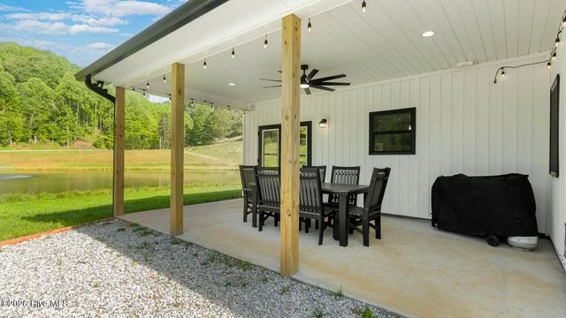 1651 Windingstairs Road, Topton, NC 28781