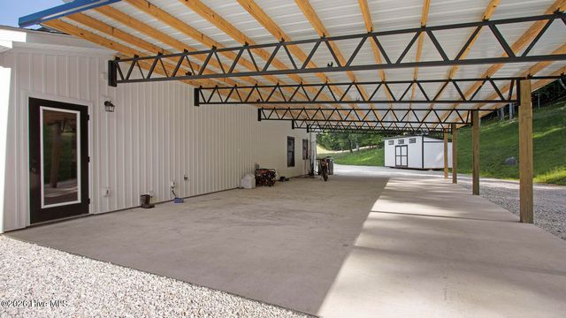 1651 Windingstairs Road, Topton, NC 28781