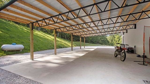 1651 Windingstairs Road, Topton, NC 28781